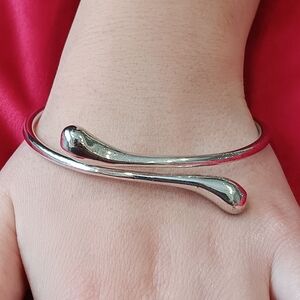 NEW Teardrop SILVER Bangle Bracelet